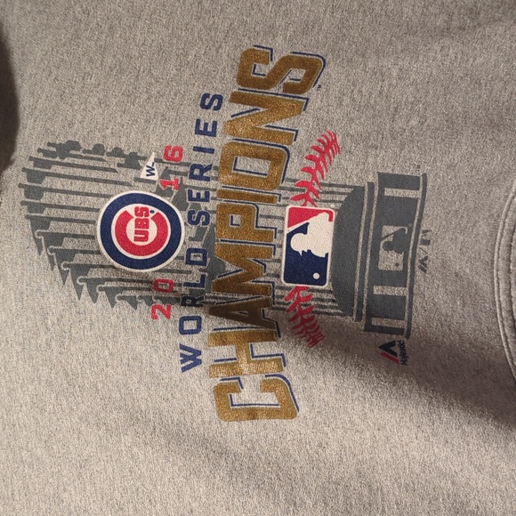 Chicago Cubs Sweatshirt - Picture 2 of 4